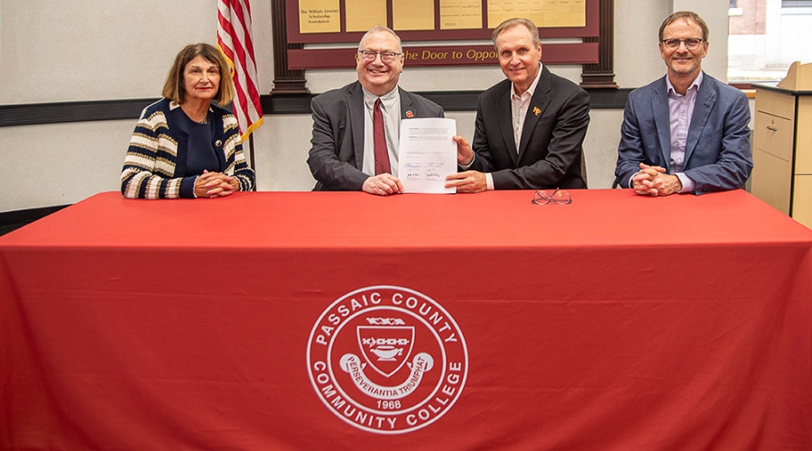 Passaic County Community College and William Paterson University Sign 3+1 Degree Programs Agreement